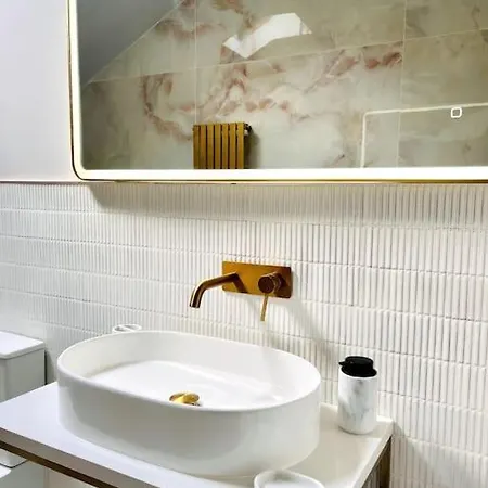 Harbourside Haven - Stylish Retreat In Hotwell - Free Parking Апартаменти Бристоль