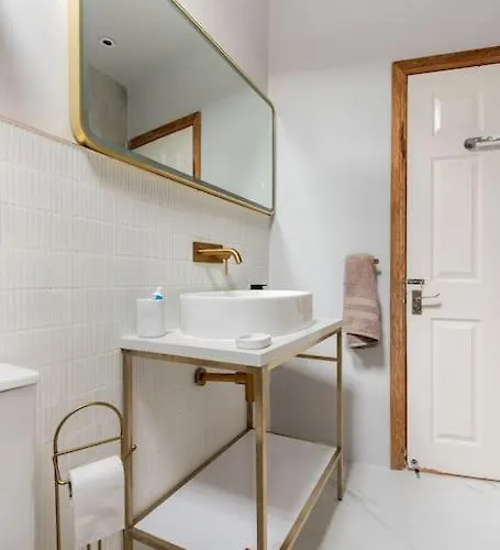 Apartamento Harbourside Haven - Stylish Retreat In Hotwell - Free Parking