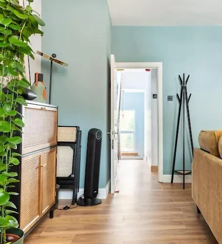 Апартаменти Harbourside Haven - Stylish Retreat In Hotwell - Free Parking