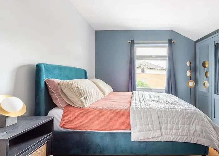 Апартаменти Harbourside Haven - Stylish Retreat In Hotwell - Free Parking *